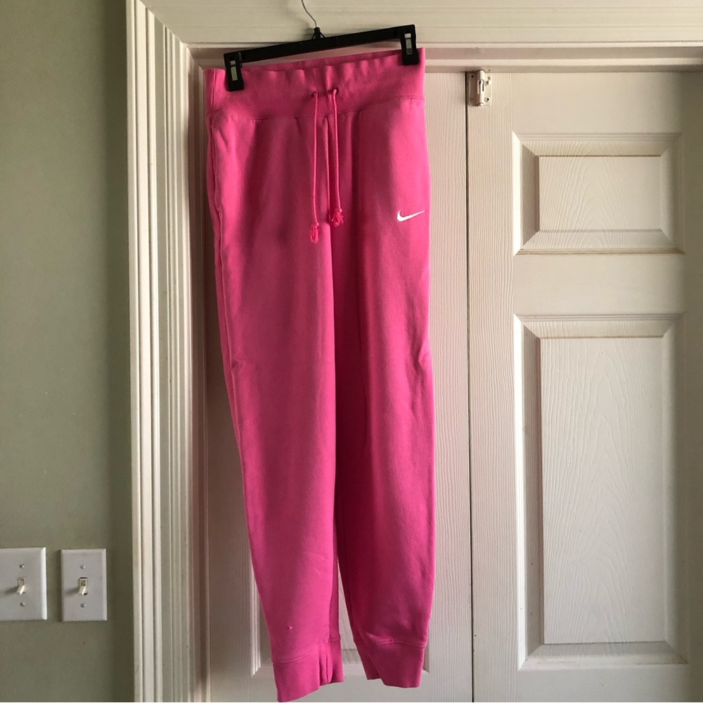 Nike Woman’s joggers Athletic Hot Pink Sweatpants Small